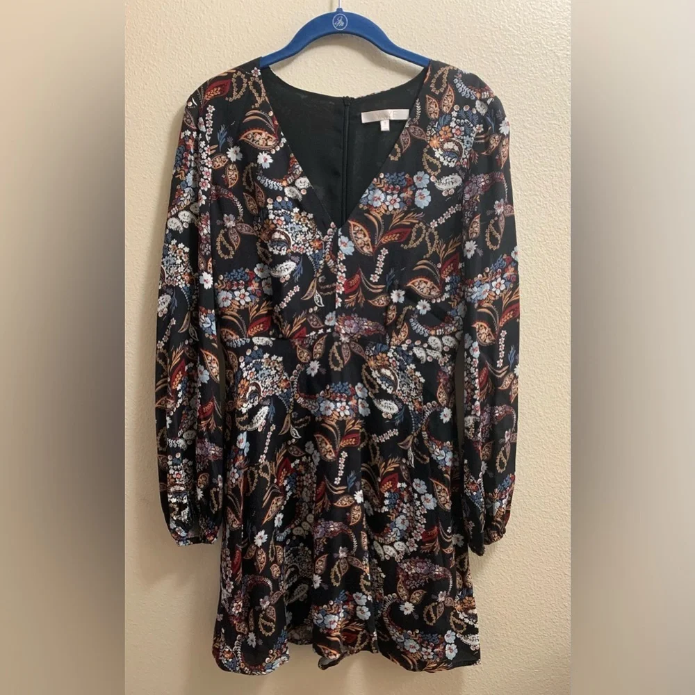 Wayf Malone  Paisley Black Floral V-Neck Mini Swing Dress Size Small Fall